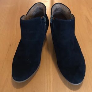 Black ankle booties size 6